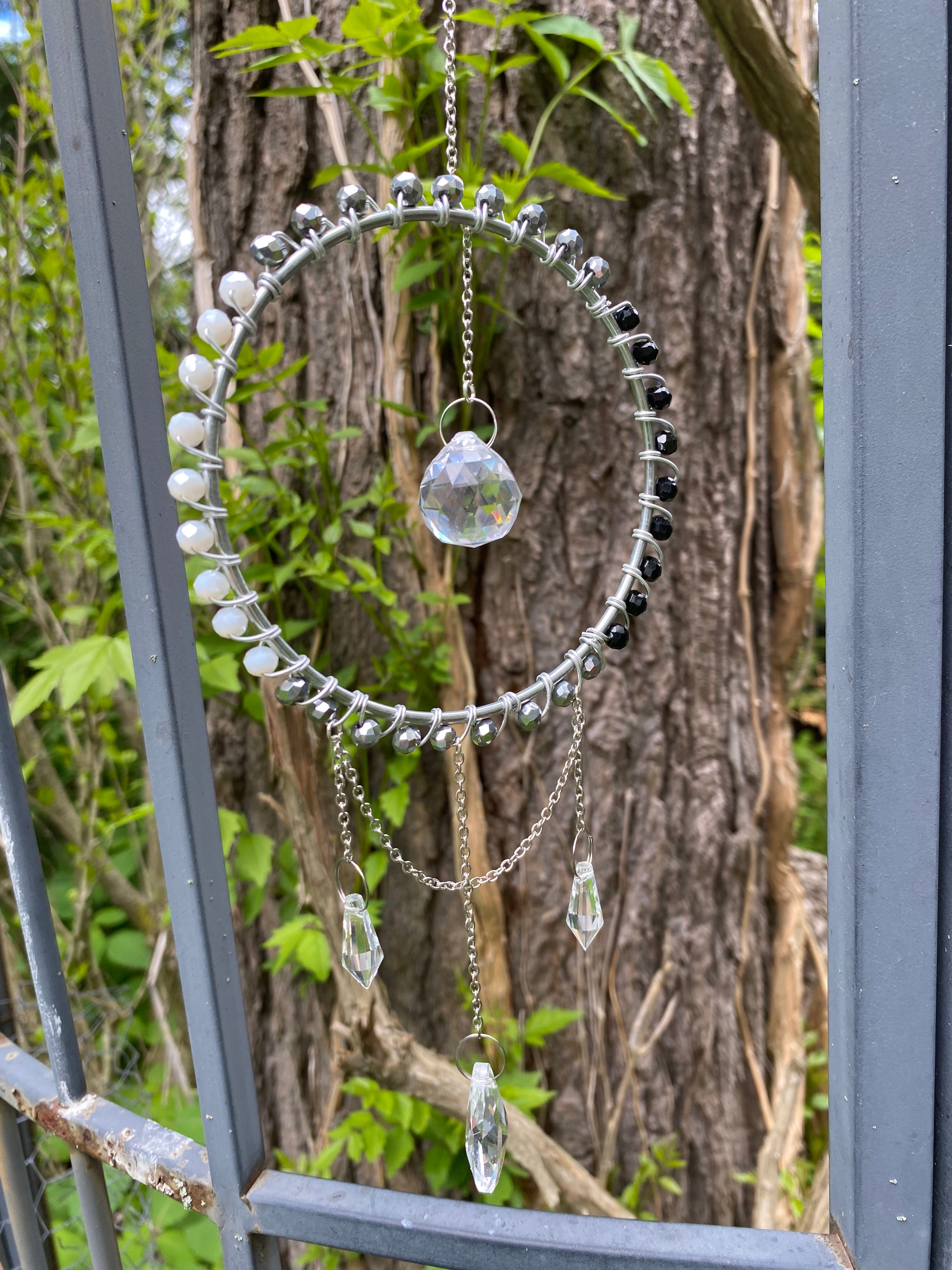 Monotone Suncatcher 